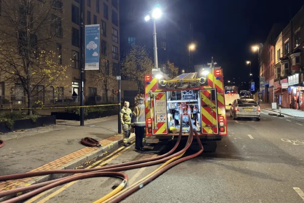Major Fire At Block Of Flats On London Road In Croydon, Eight Fire Engines Respond