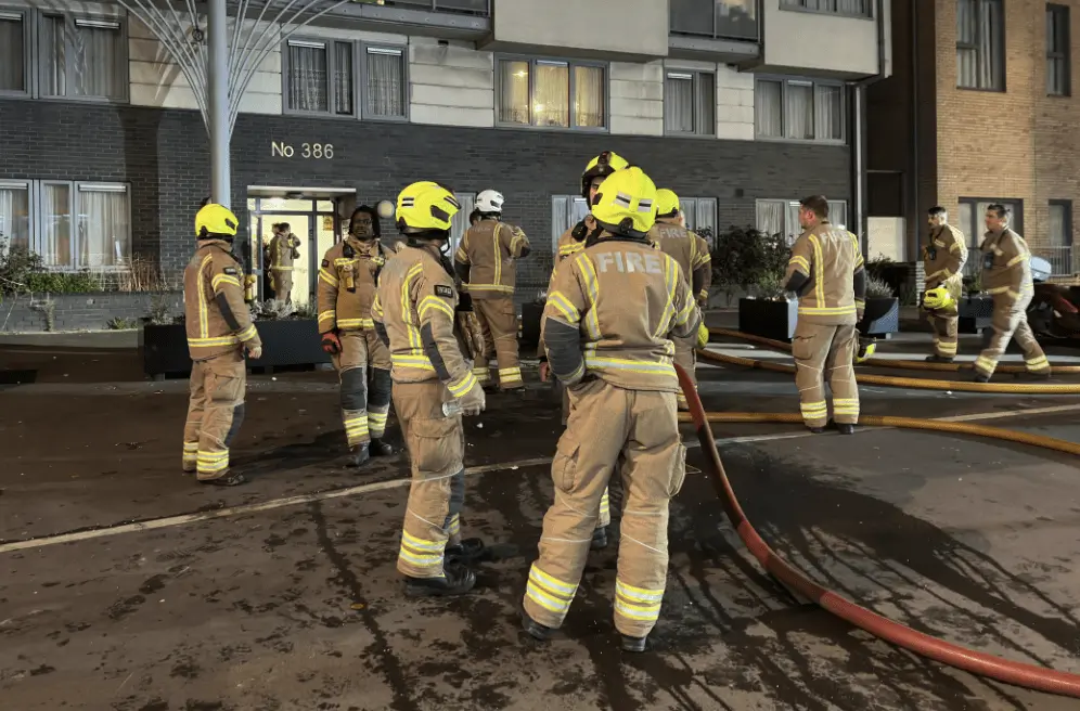 Major Fire At Block Of Flats On London Road In Croydon, Eight Fire Engines Respond