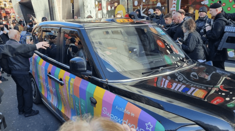 Tommy Robinson Leaves London March, Cites Family Time as Reason