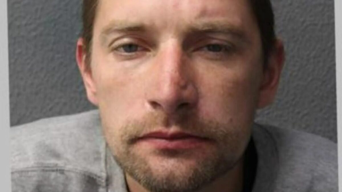 Boxing Day Stabbing: Police Hunt Hackney Murder Suspect Jerejs Vankovs—Do Not Approach, Call 999