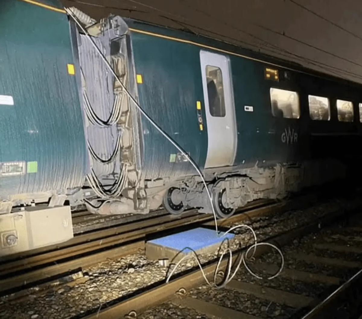 Elizabeth Line Chaos: Manager-Driver Cable Crash Strands Passengers Amid Strike Fury