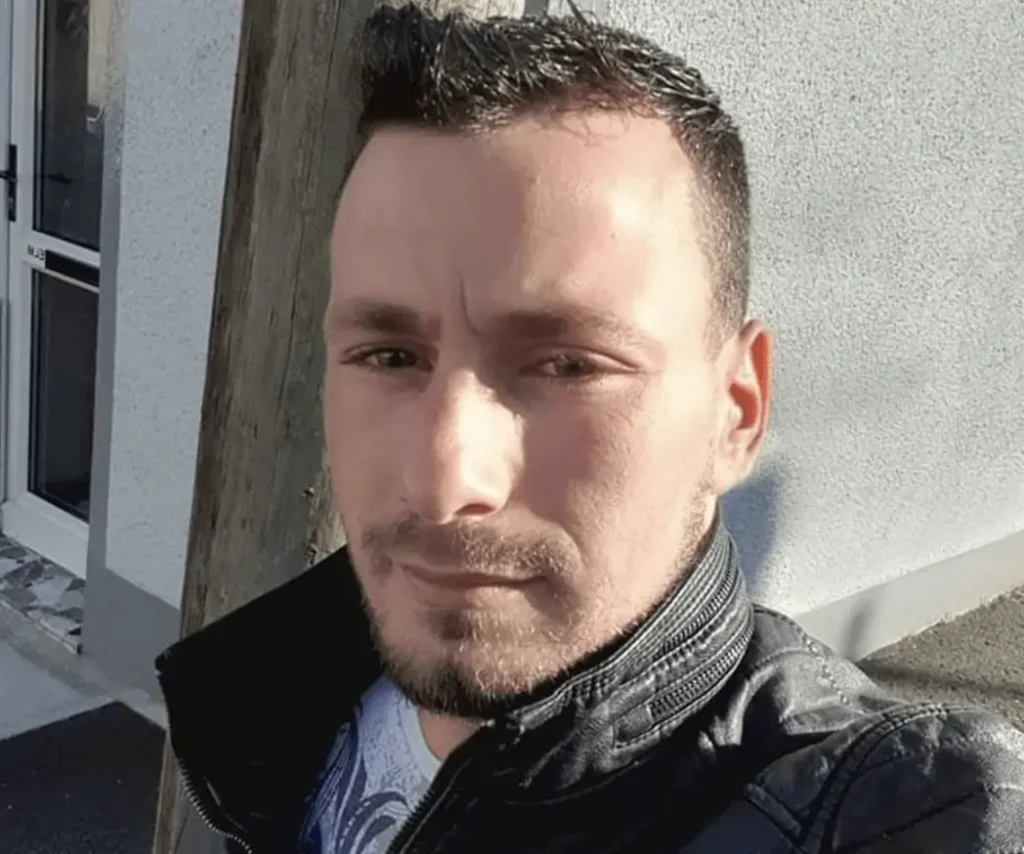 First Picture of Daniel Mihai who police advise not to approach after Woman who is 37 Weeks Pregnant is stabbed taking her children to school