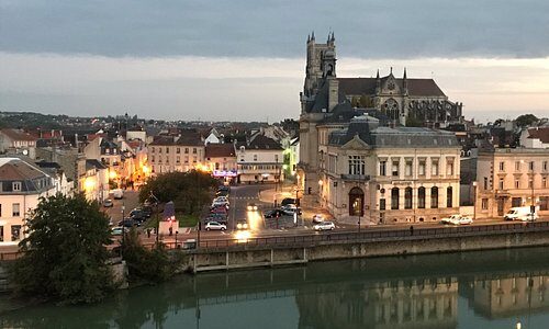 French Police Launch Murder Inquiry Following Discovery of Five Bodies in Meaux