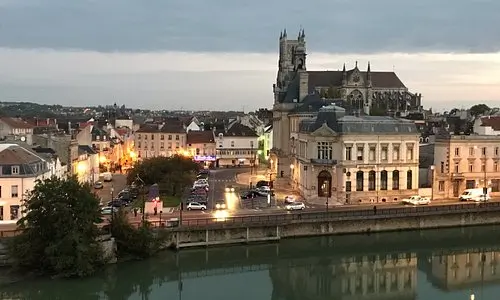 French Police Launch Murder Inquiry Following Discovery of Five Bodies in Meaux