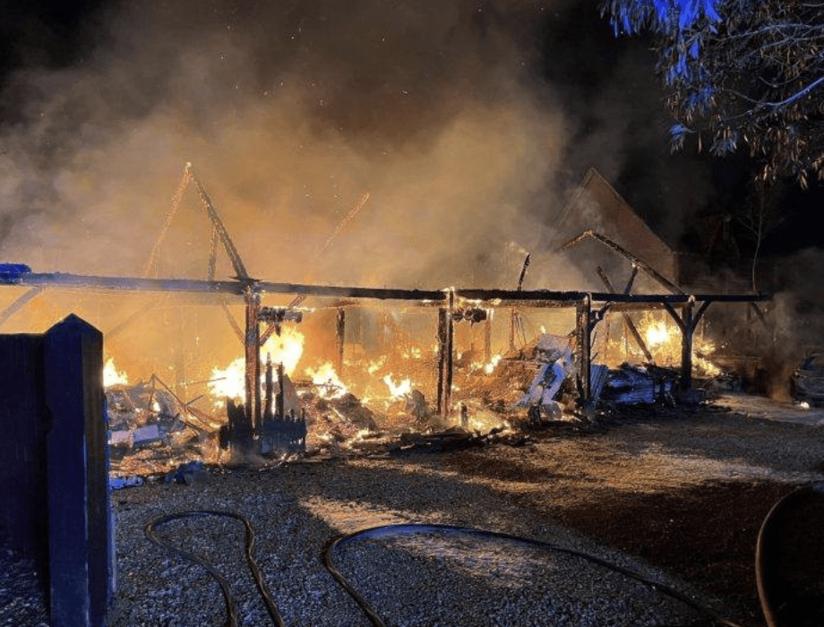 Hampshire and Isle of Wight Firefighters Extend a Helping Hand to Dorset Colleagues in Boxing Day Garage Fire