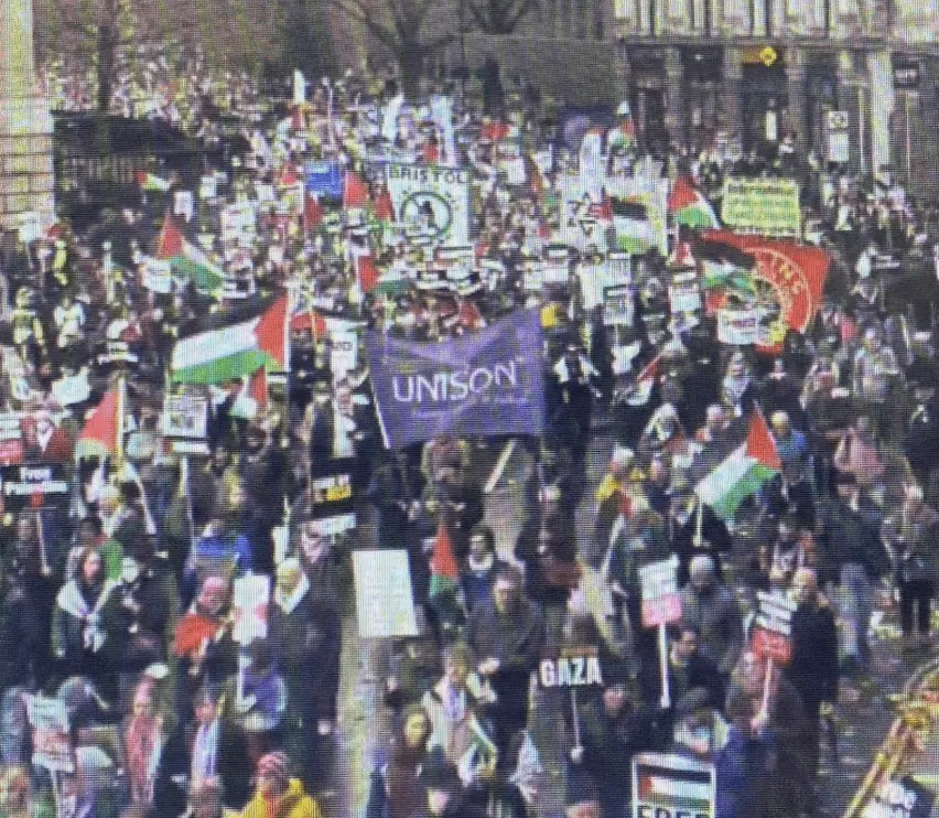 Tens of Thousands March in London for Israel-Hamas Ceasefire as Police Make 13 Arrests