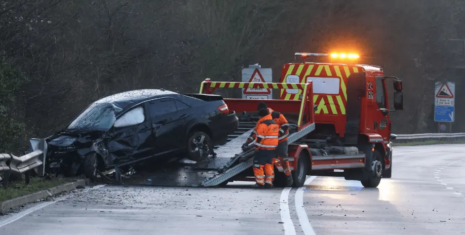Mercedes Aquaplanes on A2 Kent: Eastbound Road Closed, Massive Traffic Chaos at Dover Docks