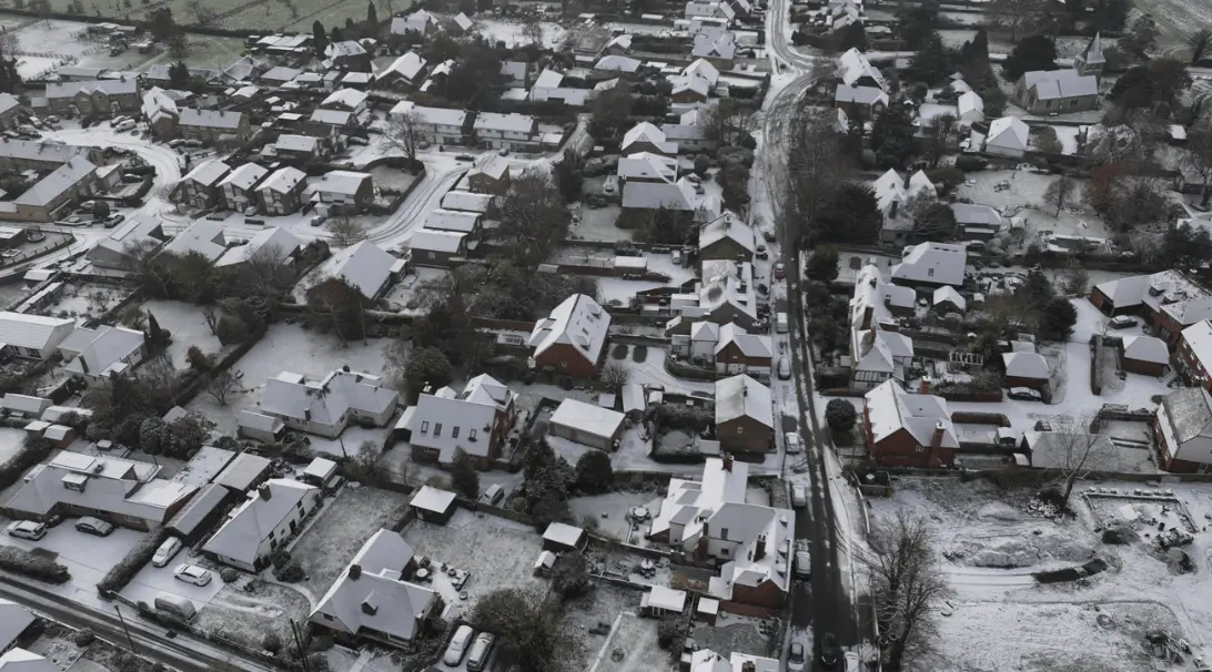 South East Freeze Sparks Travel Chaos as Snow and Ice Blanket UK with Record Cold