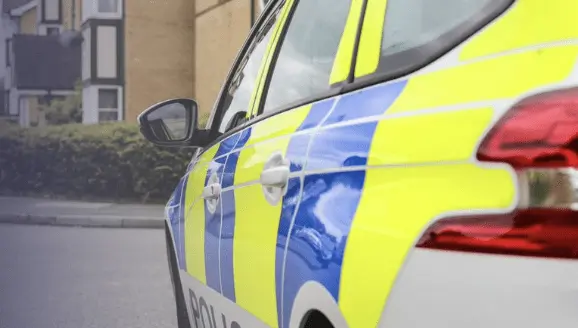 Man Stabbed in Early Morning Attack on Woodcock Road, Luton – Police Hunt Suspects