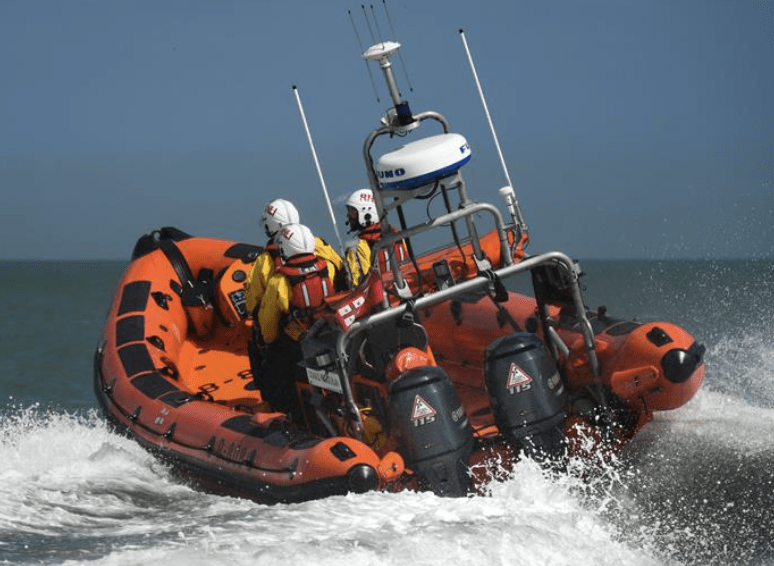 Rescue Operation Initiated After Small Boat Incident on Goodwin Sands off the Deal Coast