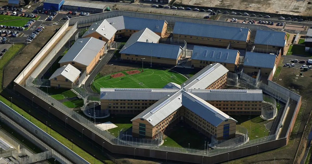 Fire Erupts at HMP Thameside Prison Block – Firefighters Contain Blaze, No Injuries Reported