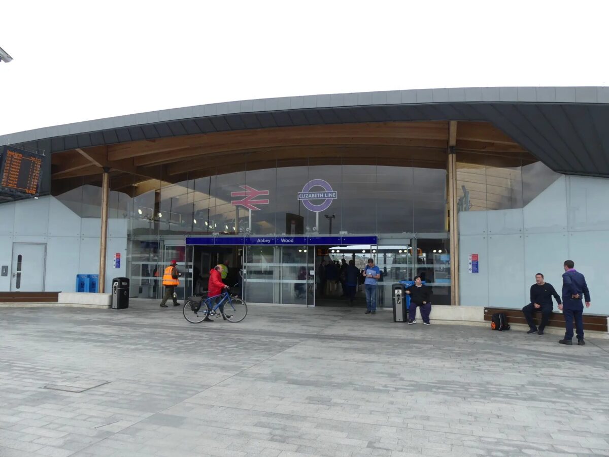 Abbey Wood Assault: Police Hunt Witnesses After Midnight Attack on Good Samaritan