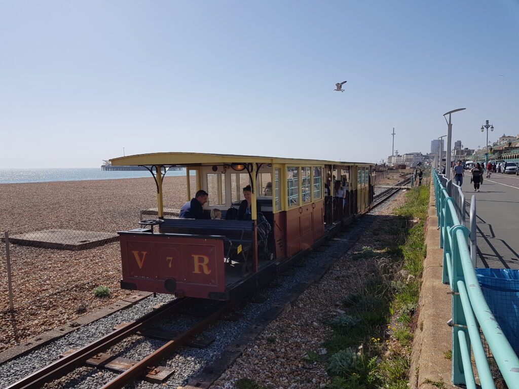 Tragic Incident: Dog Electrocuted on Brighton Beach’s Volks Railway Tracks