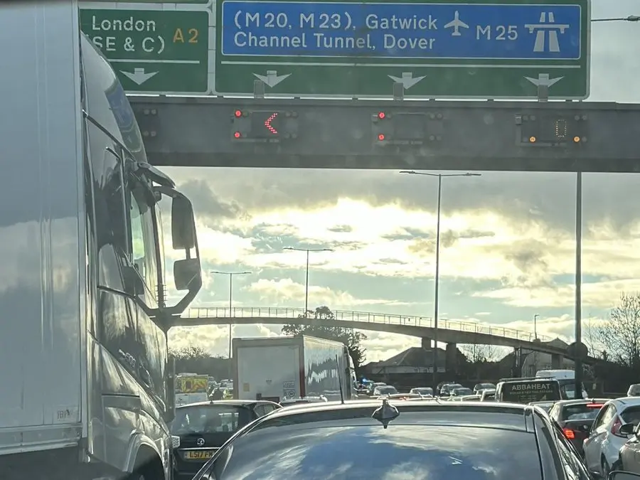 Man Falls from Bow Arrow Lane Footbridge Sparks Major M25 Southbound Shutdown and Gridlock