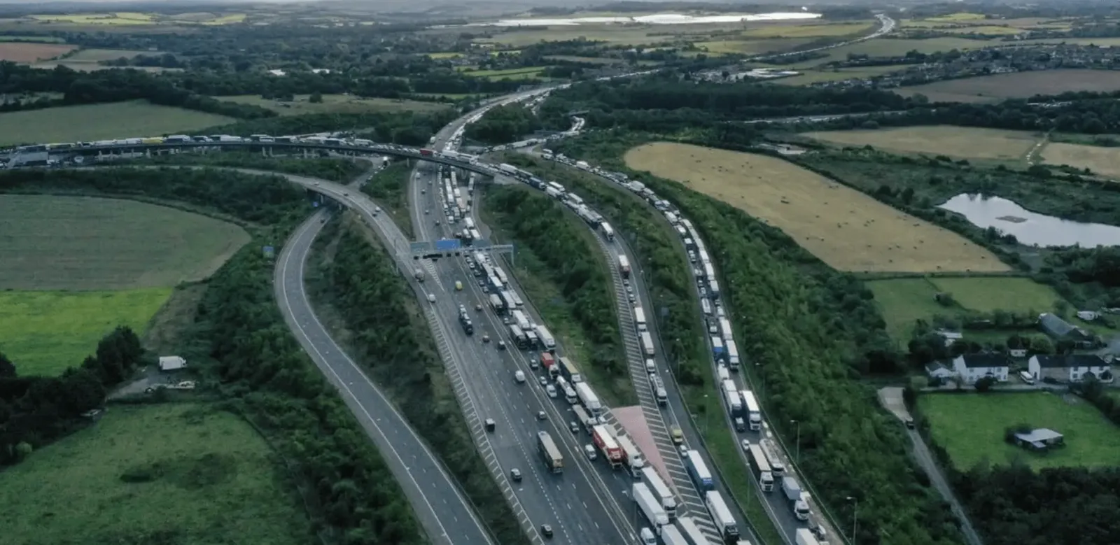 M25 Southbound Forced Shutdown Between J30-J2 Sparks Chaos – Major Delays & Diversions Ahead