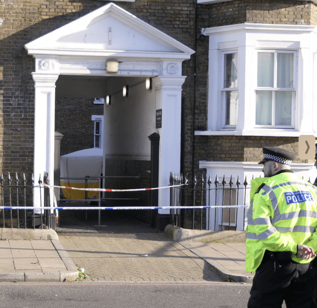 First Pictures: Metropolitan Police Launch Murder Investigation Following Death in South East London