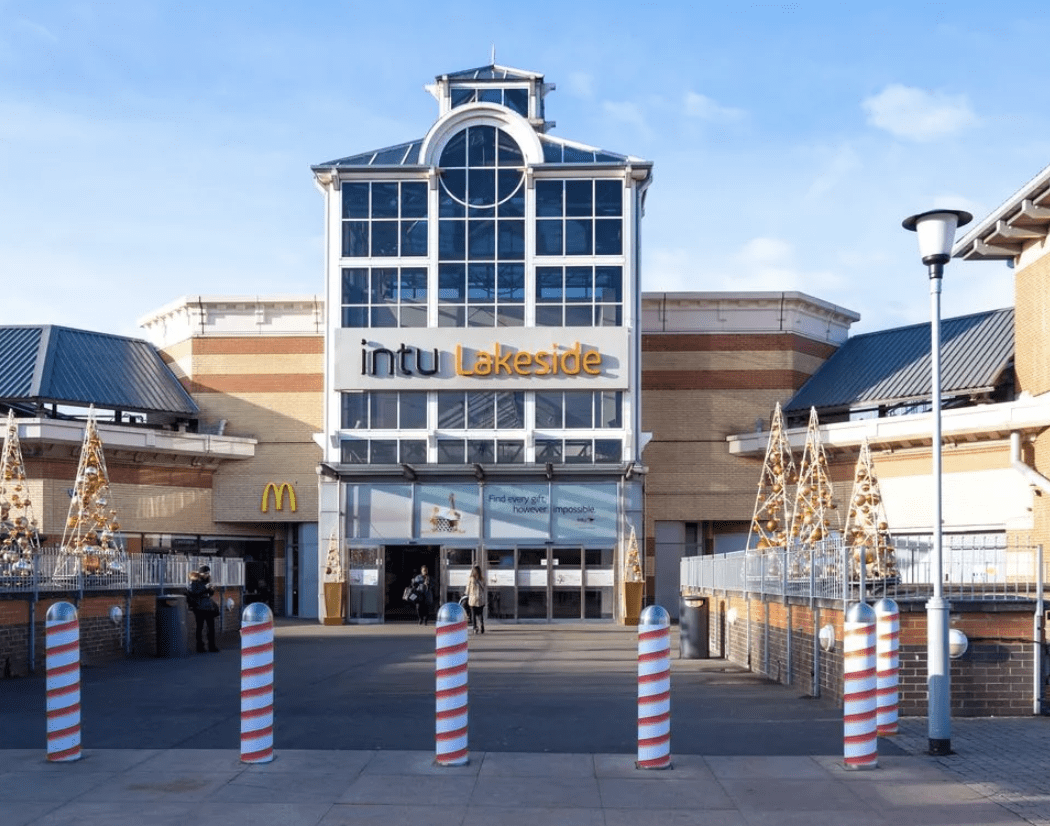 Teenagers Arrested in Connection with Robbery at Lakeside Shopping Centre