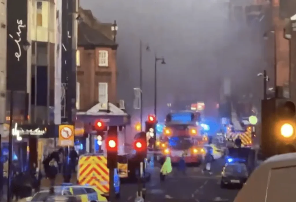 Ex-Firefighter Warns of Challenges in Extinguishing Electric Vehicle Fires