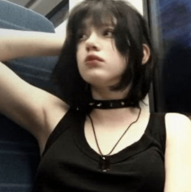 Officers are seeking help from members of the public to help locate a girl missing from Edenbridge