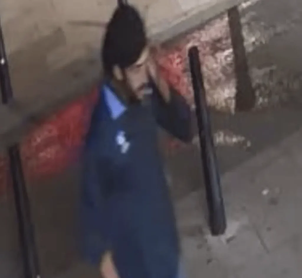 Detectives investigating the murder of Ibrahim Pertek in Haringey have released images of three men they want to speak to