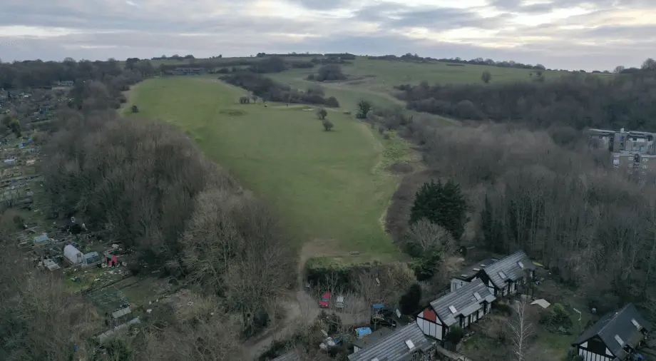 Aristocrat and Lover Accused of Negligence in Infant’s Death Amidst Fleeing Authorities