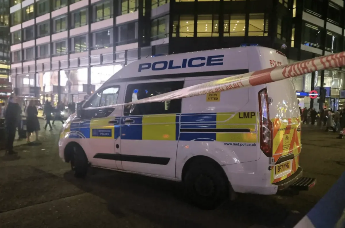 Bomb Scare Shuts Down All Bar One on New Oxford Street – Major Police Cordon in Place