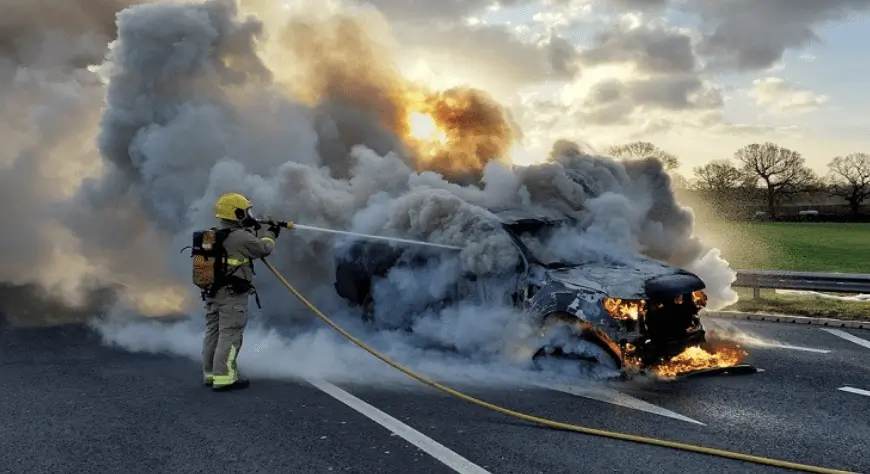 Car Blaze on M6 Junction 19 Sparks Rush Hour Chaos – Firefighters Swiftly Contain Flames