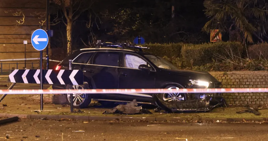 Early Morning High-Speed Crash in Beckton Leaves Mercedes SUV Stranded on Roundabout