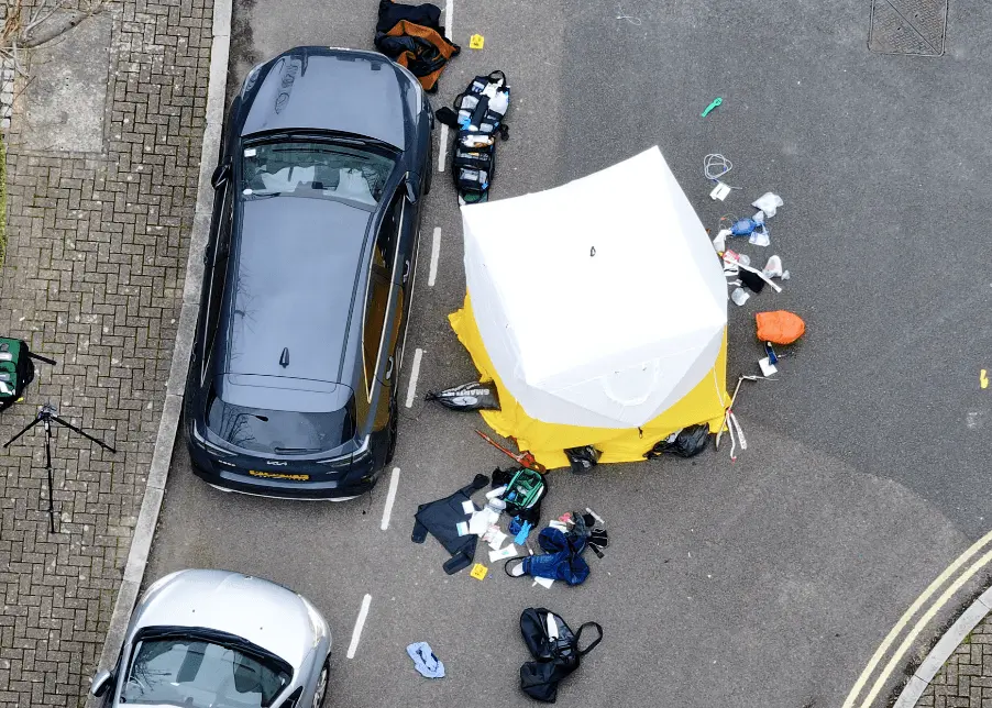 Crossbow-Wielding Man Shot Dead by Armed Police in Southwark After Home Threat