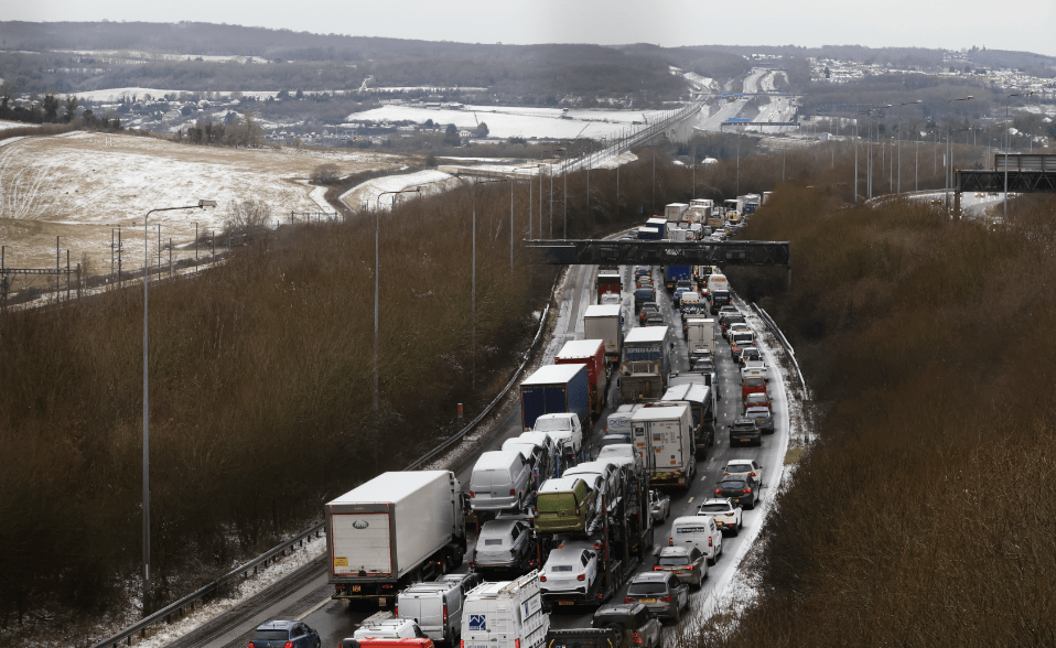 Multi-Vehicle Collision Shuts Down M2 London-Bound Amidst Snowstorm near Rochester