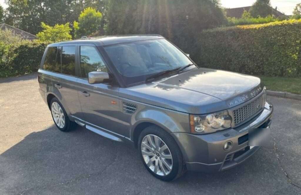 2008 Grey Range Rover Stolen, Public Urged to Report Sightings