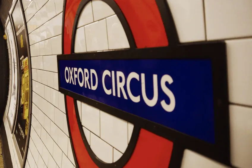 Man Pushed onto Oxford Circus Tube Tracks – 25-Year-Old Arrested in Attempted Murder Probe