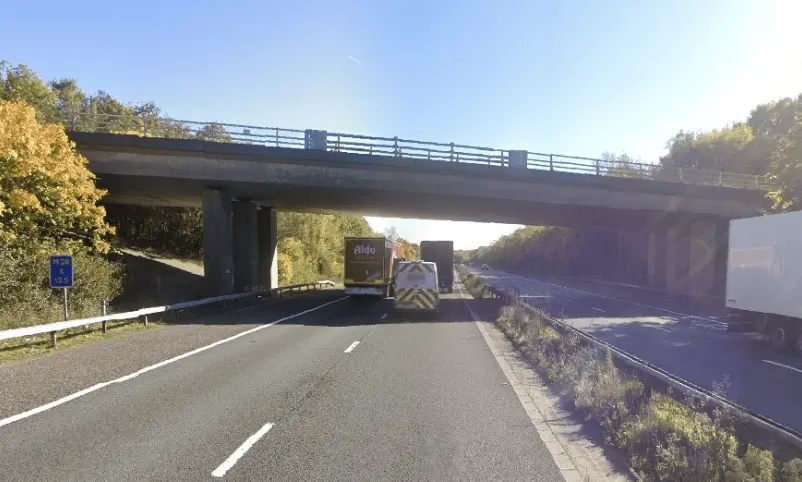 Shattered Windscreen After Object Thrown from Bridge on M26 Near Wrotham – Police Seek Dashcam Footage