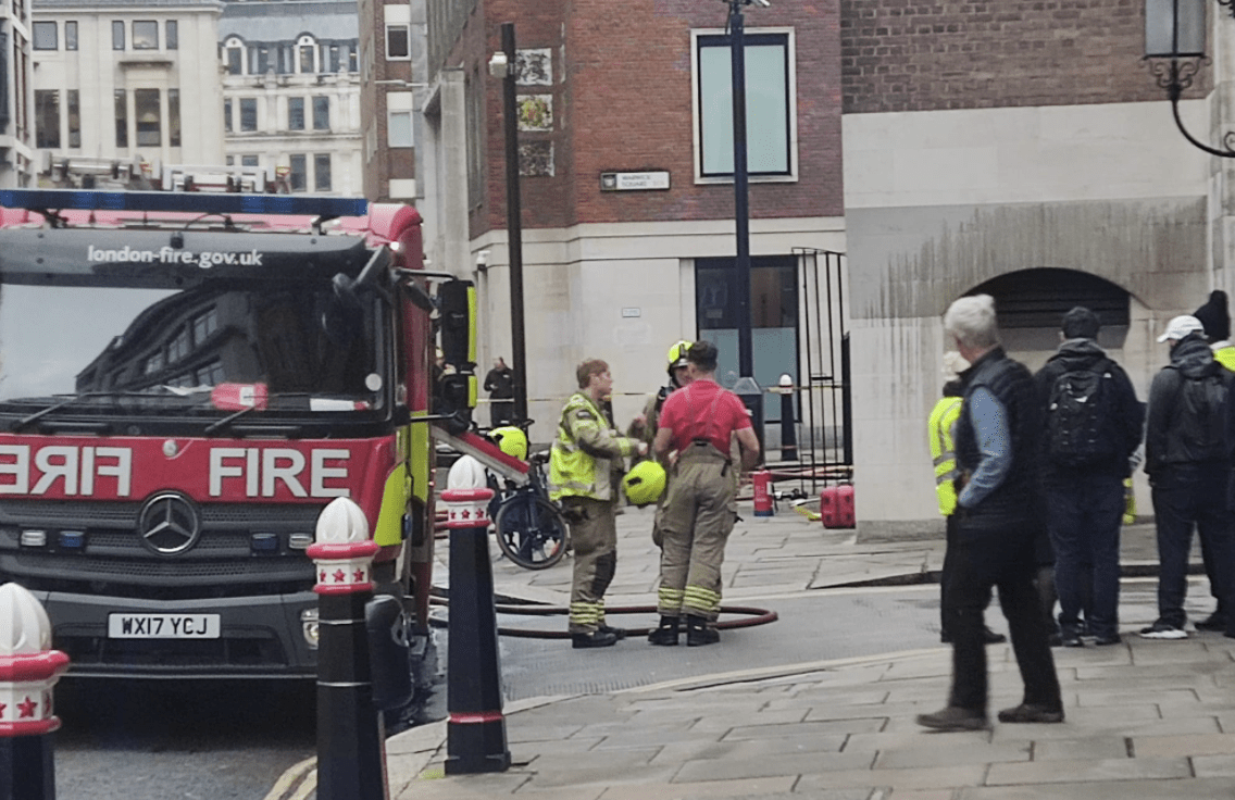 Explosions Near Old Bailey Court Prompt Evacuation as Smoke Billows