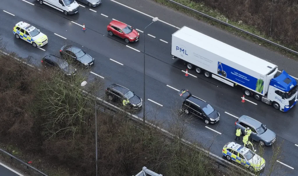 Severe Delays on M25 Anticlockwise Following Night time Multi-Vehicle Collision