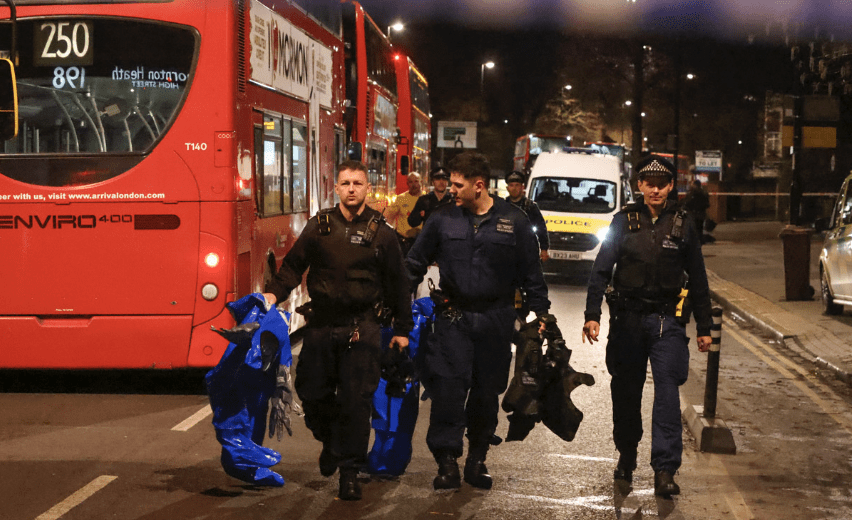 Dramatic Standoff Ends as Police Storm Bus in Croydon, Arrest Man Holding Hostages