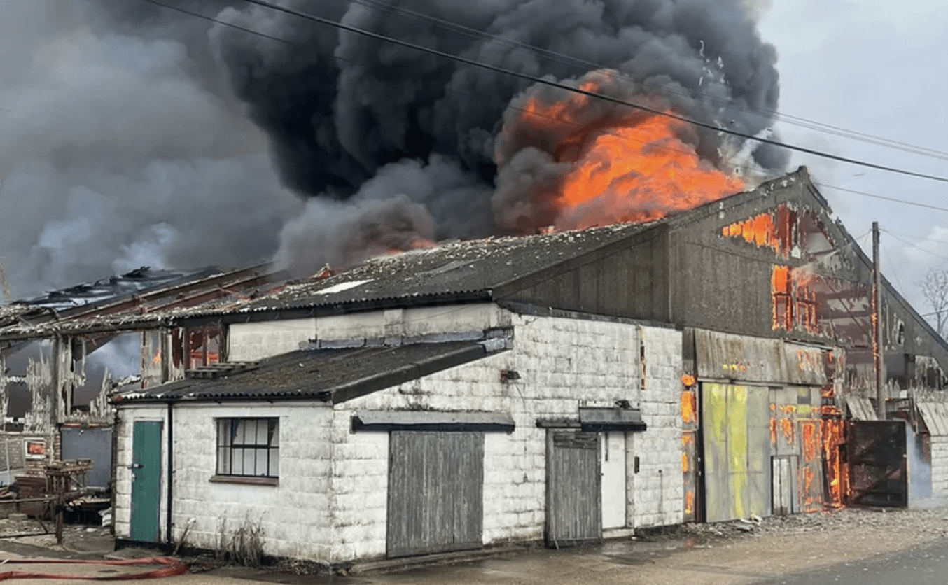 Barn Fire in Mundon is Tackled by Seven Crews