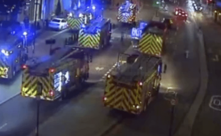 Massive Blaze Engulfs Property on Blackfriars Road, London