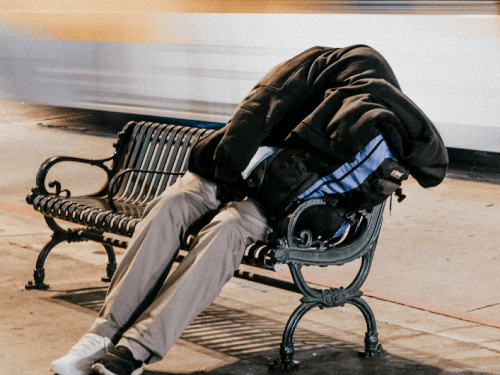 Labour Accuses Ministers of ‘Twisted Priorities’ Over Homelessness