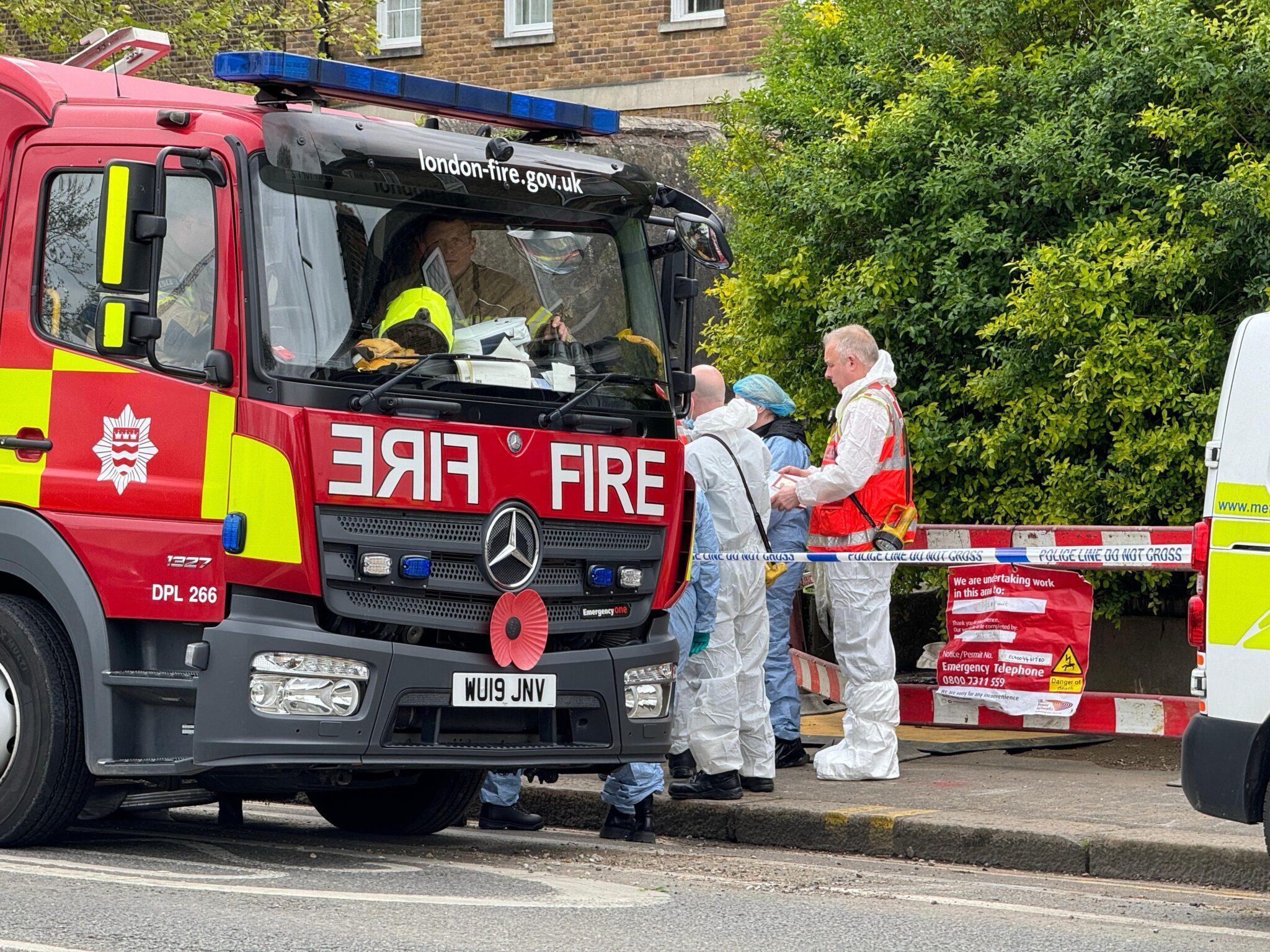 First Scene Pictures from Two Dead in Tragic House Fire in Walthamstow, East London