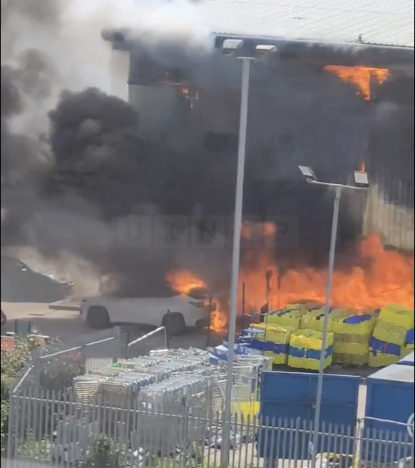 Huge Blaze Engulfs Evri Parcel Depot in Avonmouth
