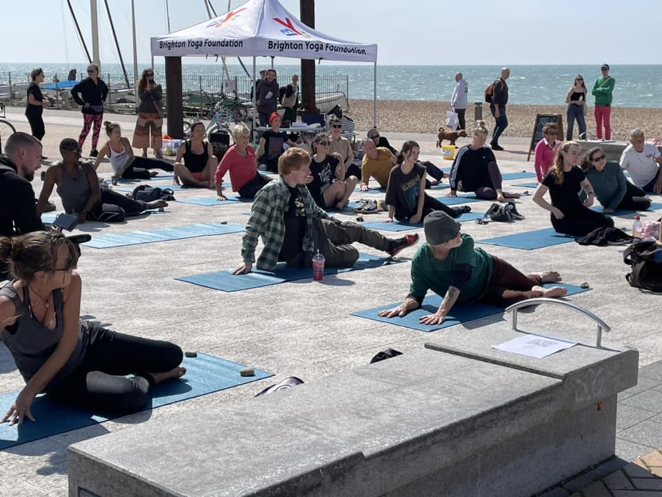 Sheeran-igans on Brighton Beach Ed Joins Yoga Session