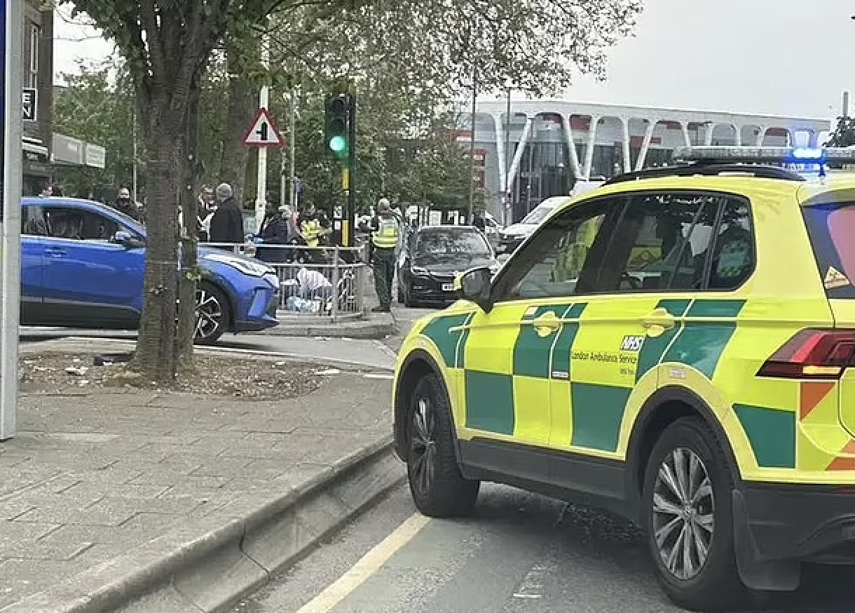 Stabbing in Becontree Heath