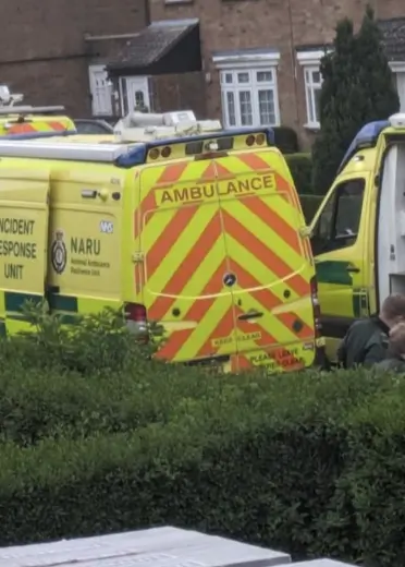 ‘Considerable Number of Suspicious Substances’ Found at Caddington House – Police Guard Remains in Place