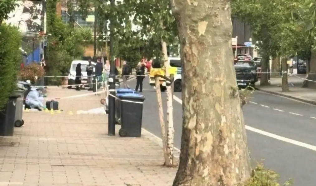 Gunshots Fired At Harrow Road Shop, Police Cordons In Place Gunshots Fired at Harrow Road Shop, Police Cordons in Place