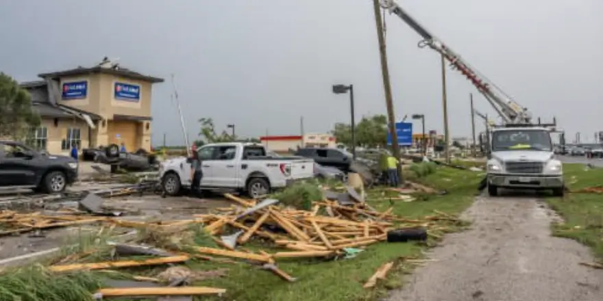 At Least 9 Dead In Texas, Oklahoma, And Arkansas After Severe Weather Roars Across Region At Least 9 Dead in Texas, Oklahoma, and Arkansas After Severe Weather Roars Across Region