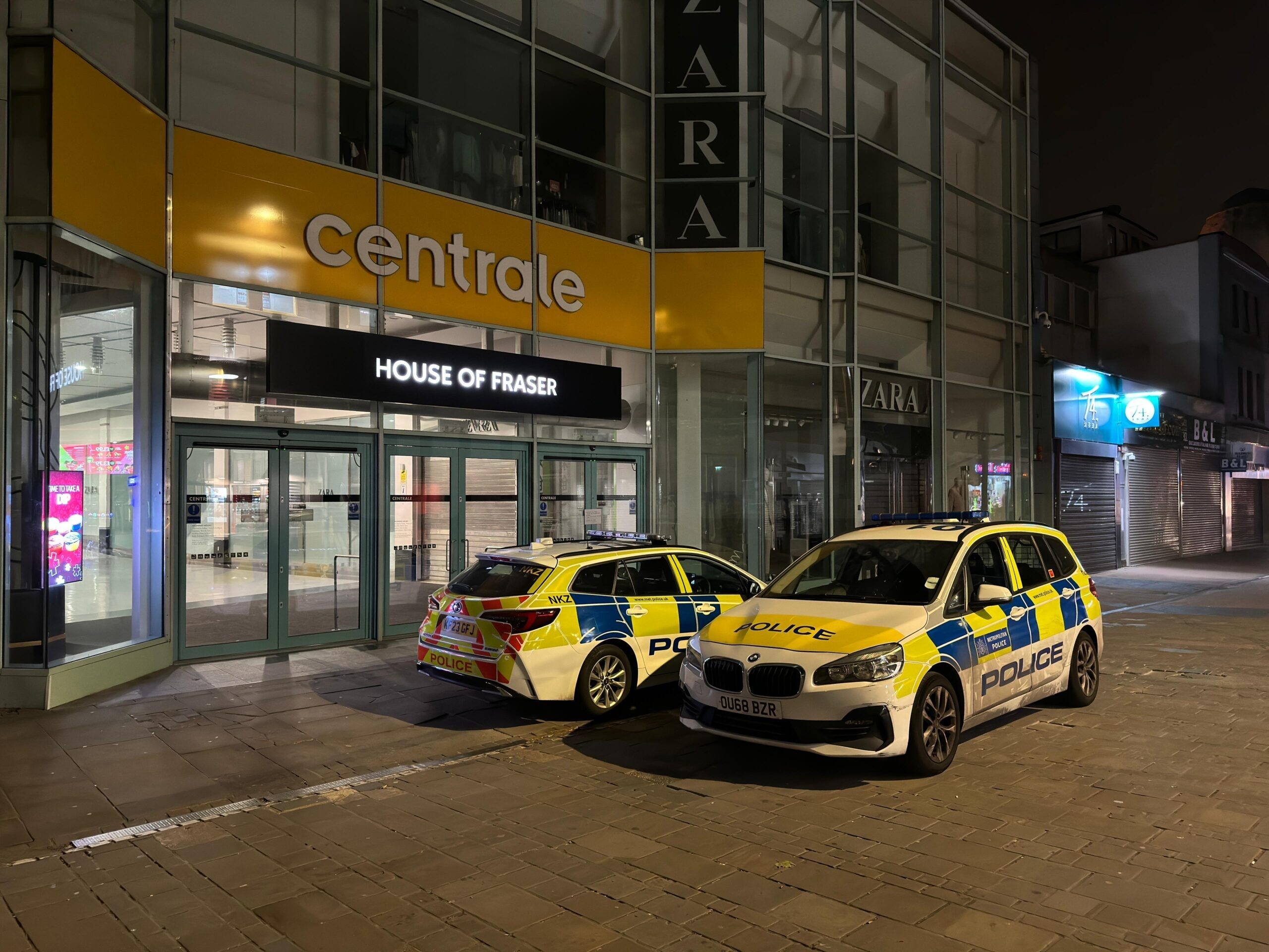 Man Stabbed in Croydon; Central Shopping Centre and Street Near Train Station Cordoned Off by Police