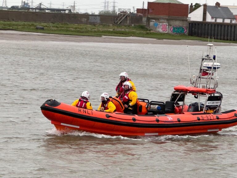 Gravesend RNLI rescues a dog from River Thames near Tilbury