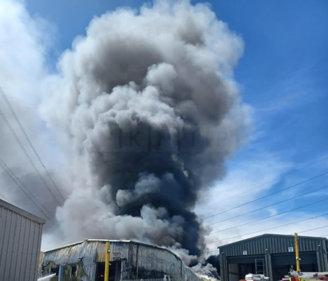 Massive Fire at Rainham Industrial Estate: 125 Firefighters Respond