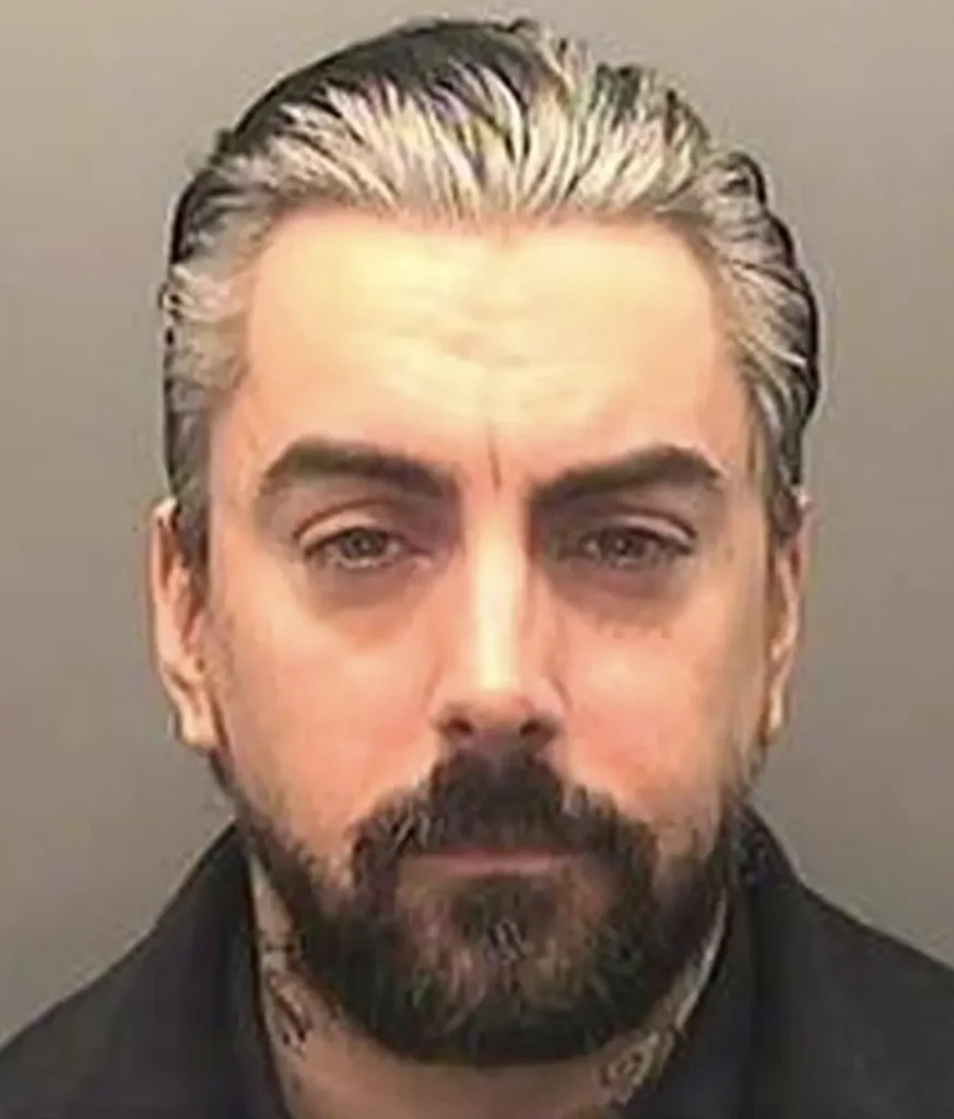 Female Prison Officer Had Sex With Serial Killer Levi Bellfield And Other Criminals In 'monster Mansion' Jail, Reveals Astonishing New Book Female Prison Officer Had Sex with Serial Killer Levi Bellfield and Other Criminals in ‘Monster Mansion’ Jail, Reveals Astonishing New Book